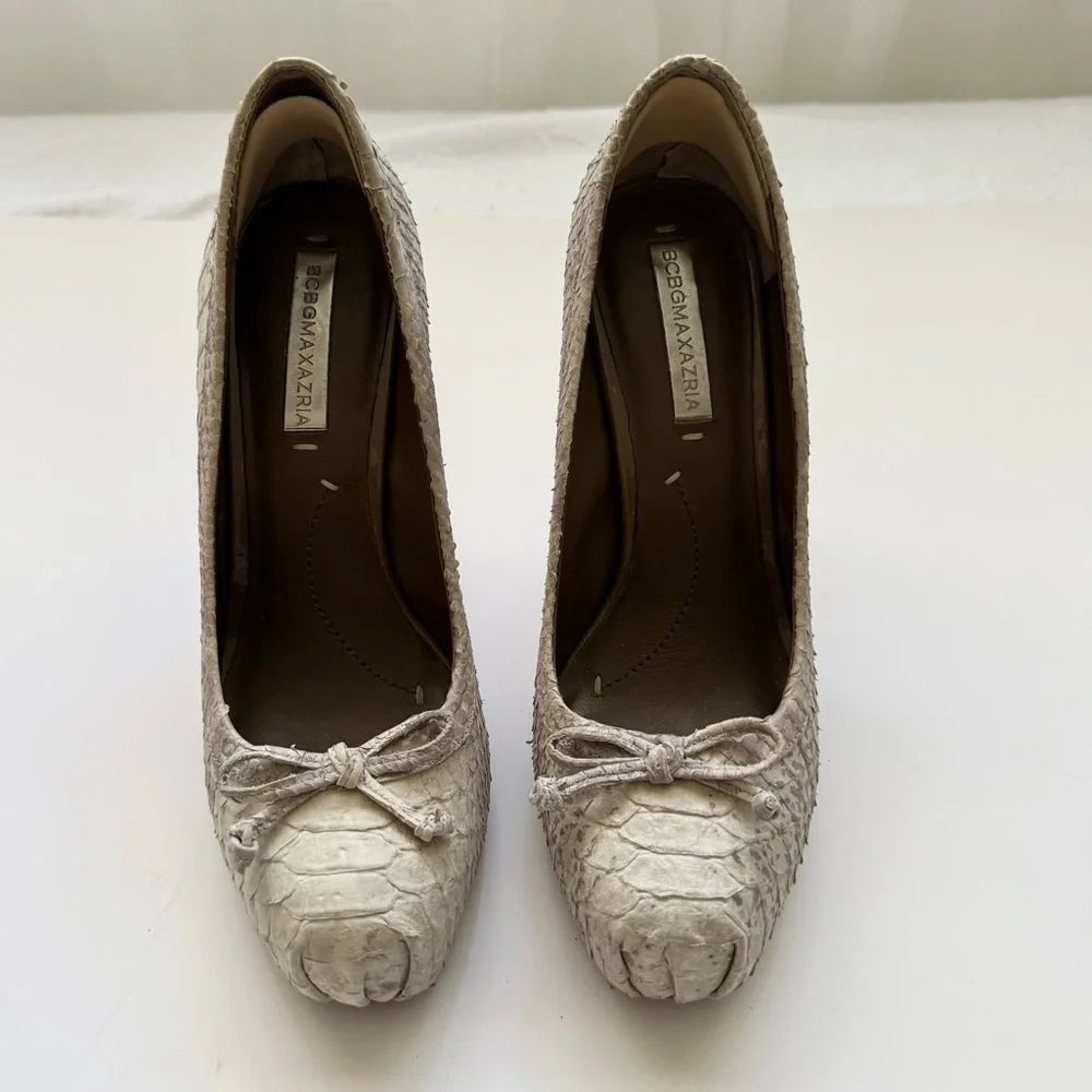 BCBGMaxAzria Gray Snakeskin Print Heels size 7 . Animal Print Stiletto Pumps - Picture 4 of 11